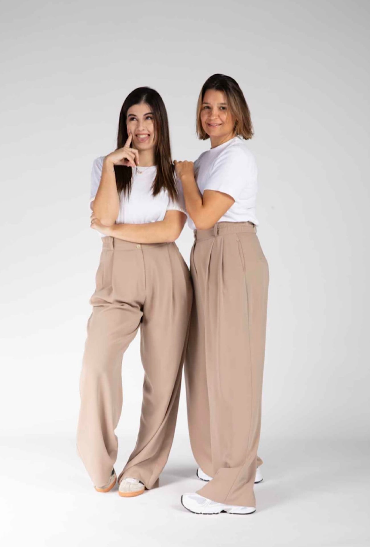 Pantalons amples, longues et fluides, élégant et confortable beige