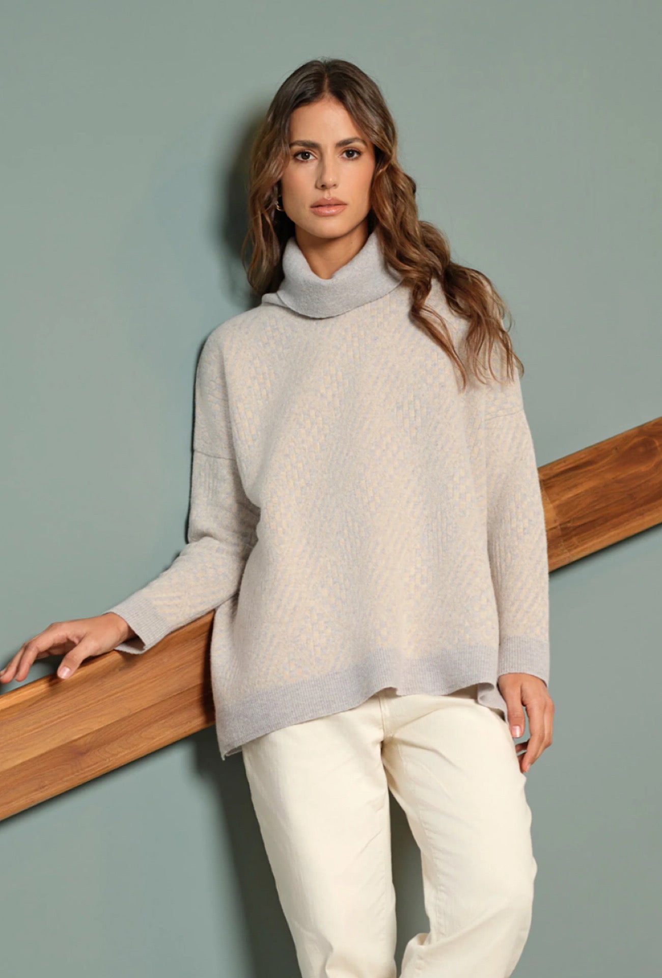 Pull laine gris beige devant